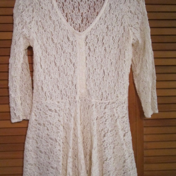 Free People Tops - Host pick❣️Free People cream lace overlay/underlay.